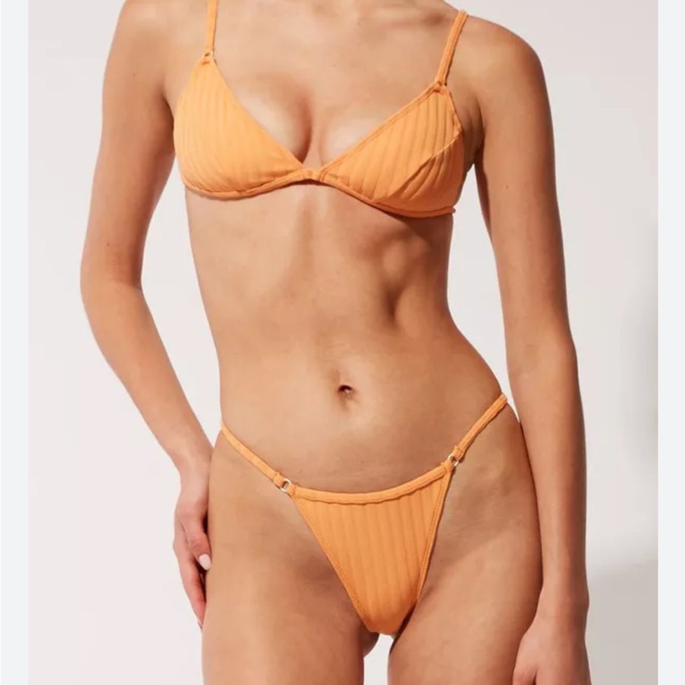 BRAND NEW Solid & Striped bikini!